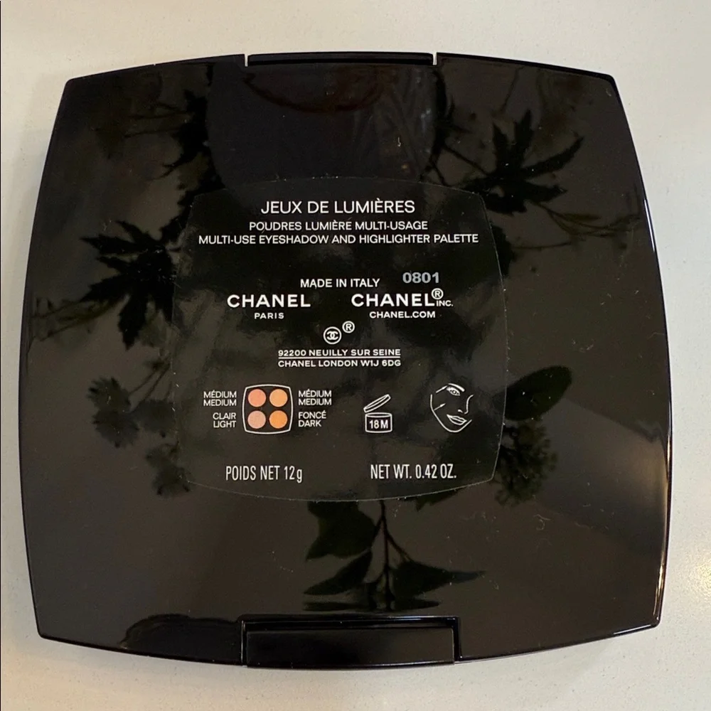 CHANEL Jeux de Lumières Multi-Use Eyeshadow Palette New In Box - Picture 3 of 3